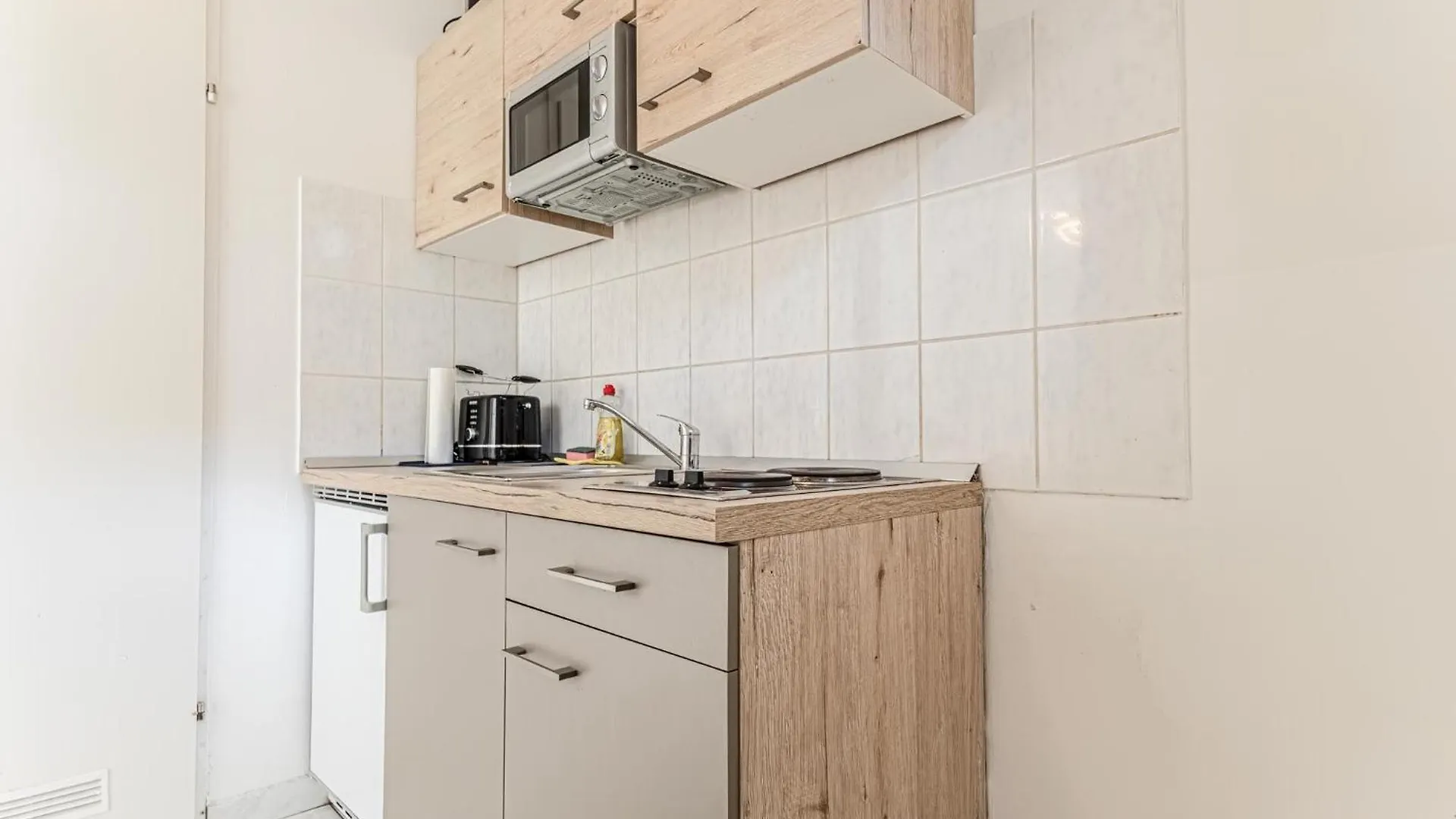 Apartment City Vibes: 1Br Apt, 10 Min To Westbahnhof Vienna