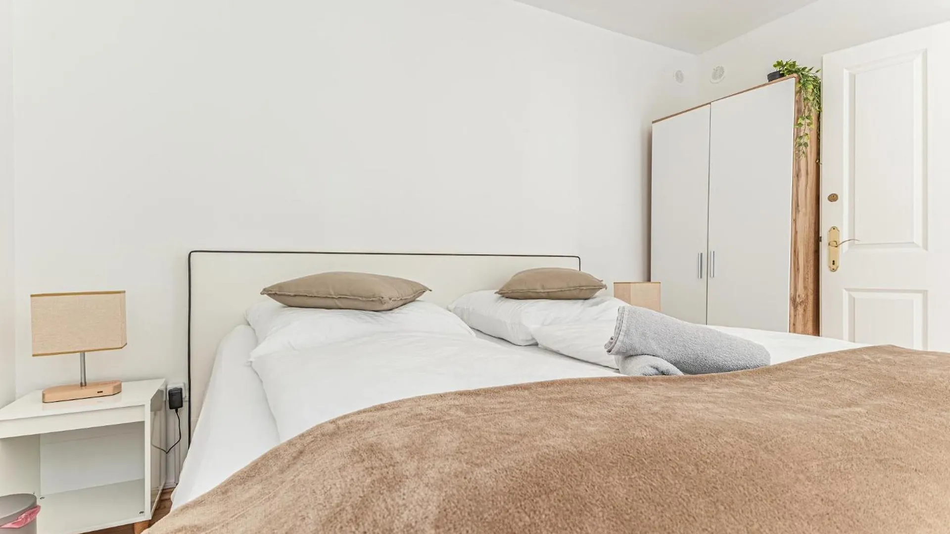 Apartment City Vibes: 1Br Apt, 10 Min To Westbahnhof Vienna