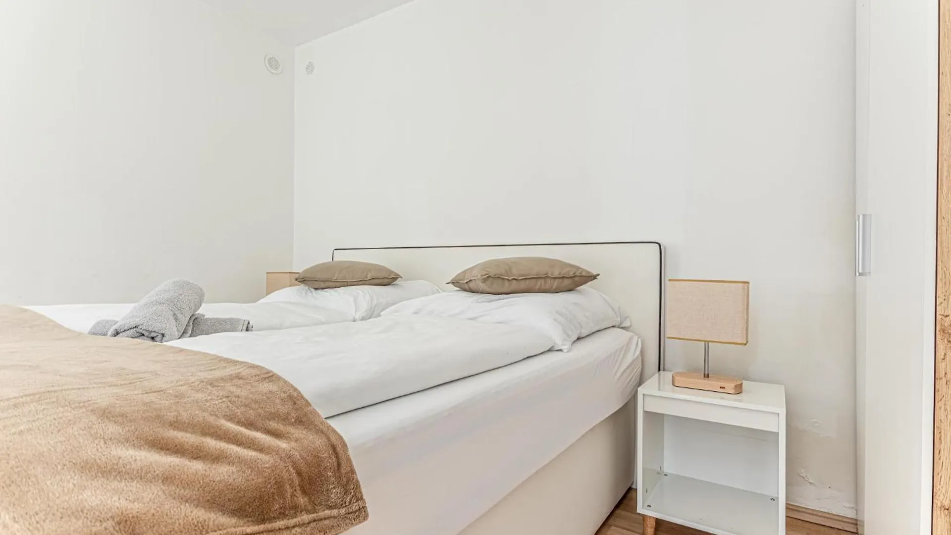 Apartment City Vibes: 1Br Apt, 10 Min To Westbahnhof Vienna